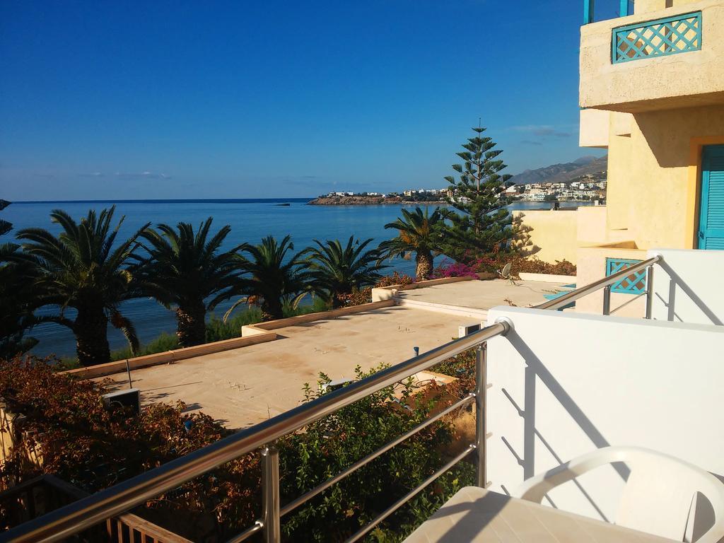 Blue Ocean Apartments Makrýgialos 外观 照片