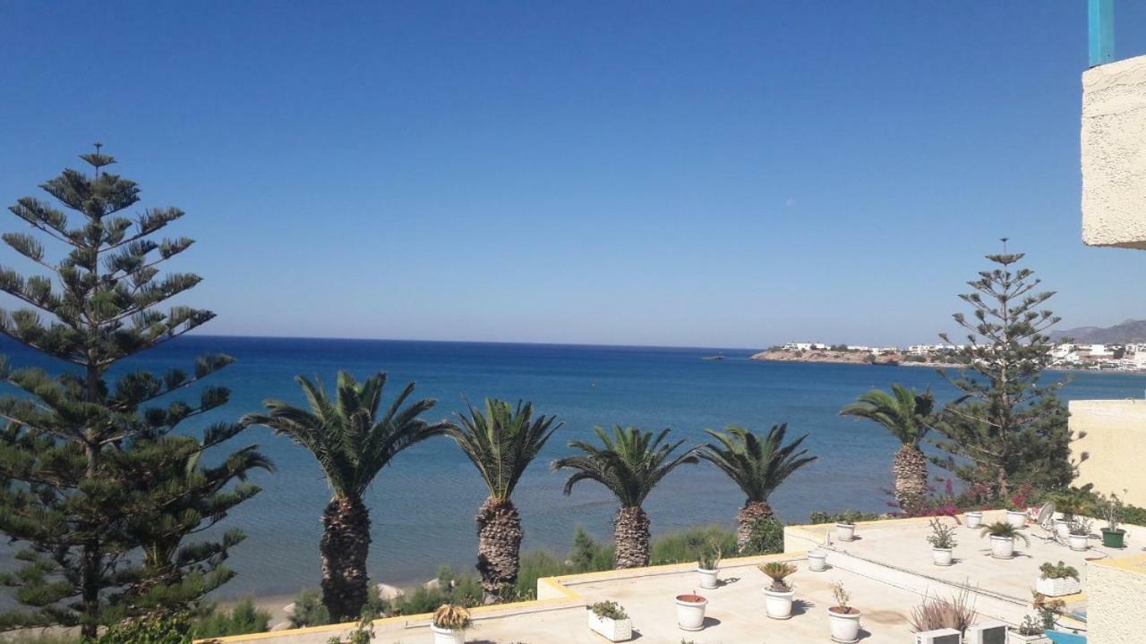 Blue Ocean Apartments Makrýgialos 外观 照片